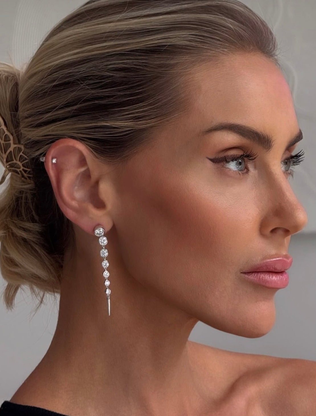 ETERI LONG EARRINGS White Gold Vermeil – AMARYZ